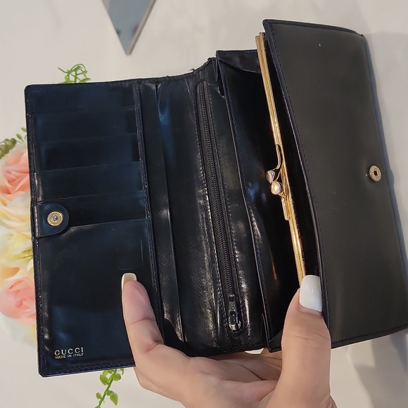 Authentic Gucci patent kisslock compact wallet - Picture 1 of 11